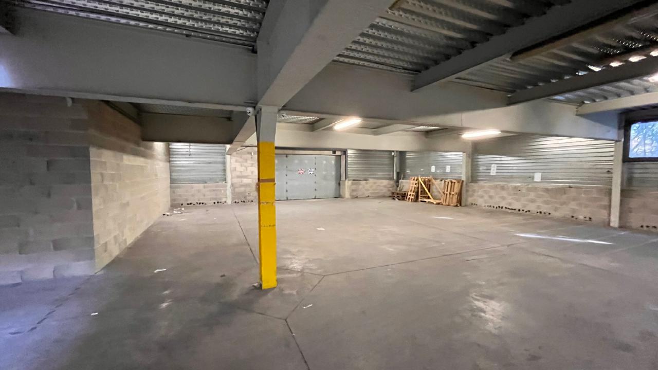 Local d'activité Aubagne 330m² Location local d'activité Aubagne Bouches-du-Rhône OLACT2114697 2